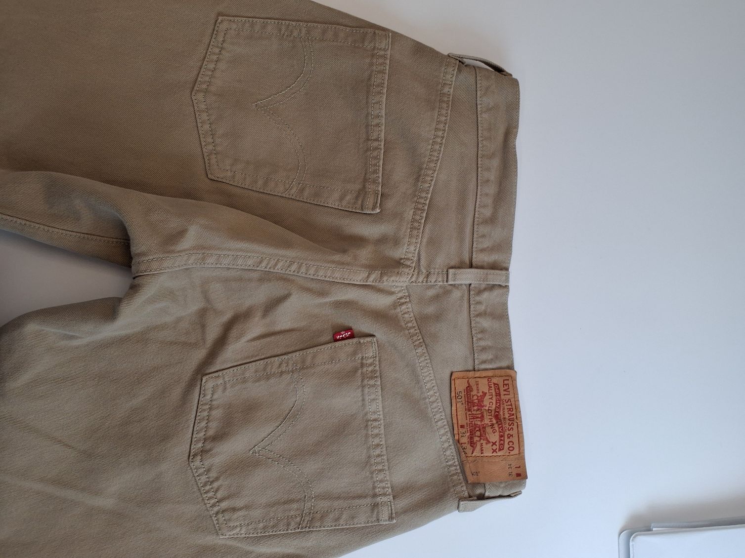 Levis Bukser